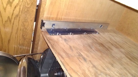 shelves that pull out install